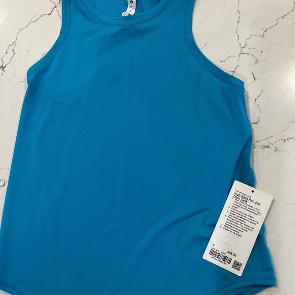 Lululemon High Run and train tank - Picture 2 of 3